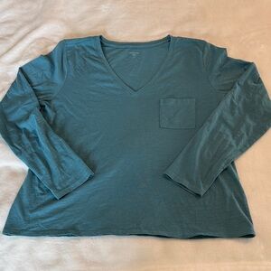 Garnet Hill V neck Long Sleeve Pocket Tee in Teal